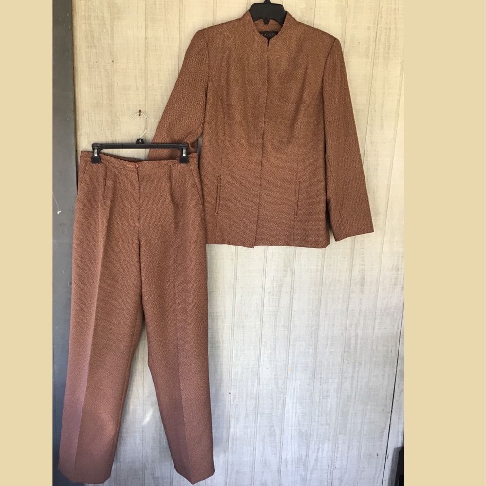 Gorgeous Pants Suit